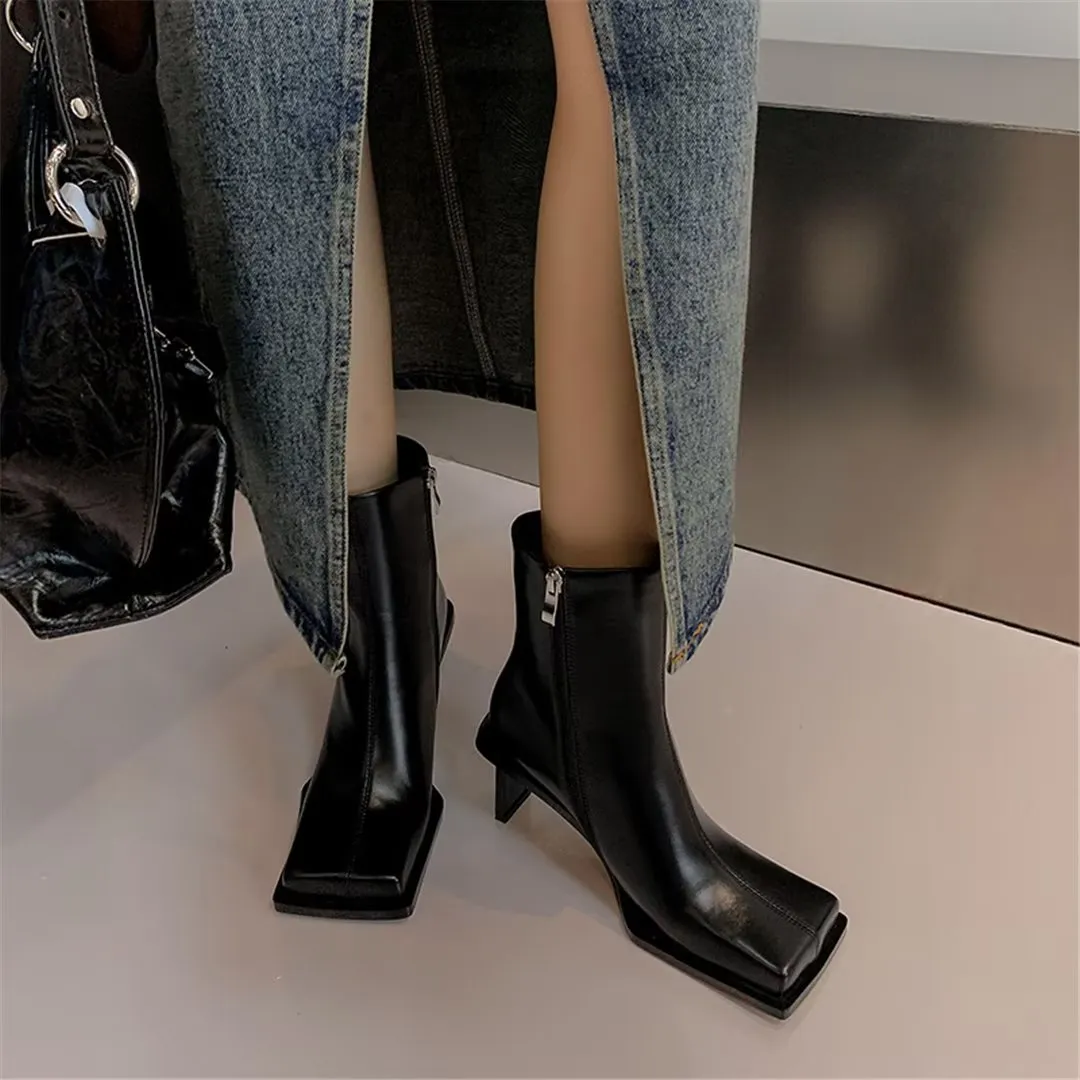 Lustrévo Classic Slip-ons