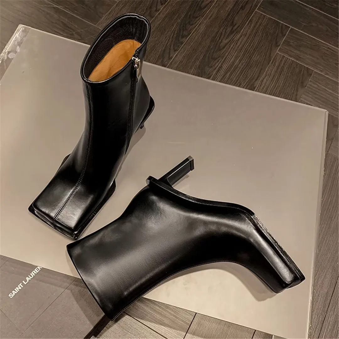 Lustrévo Classic Slip-ons