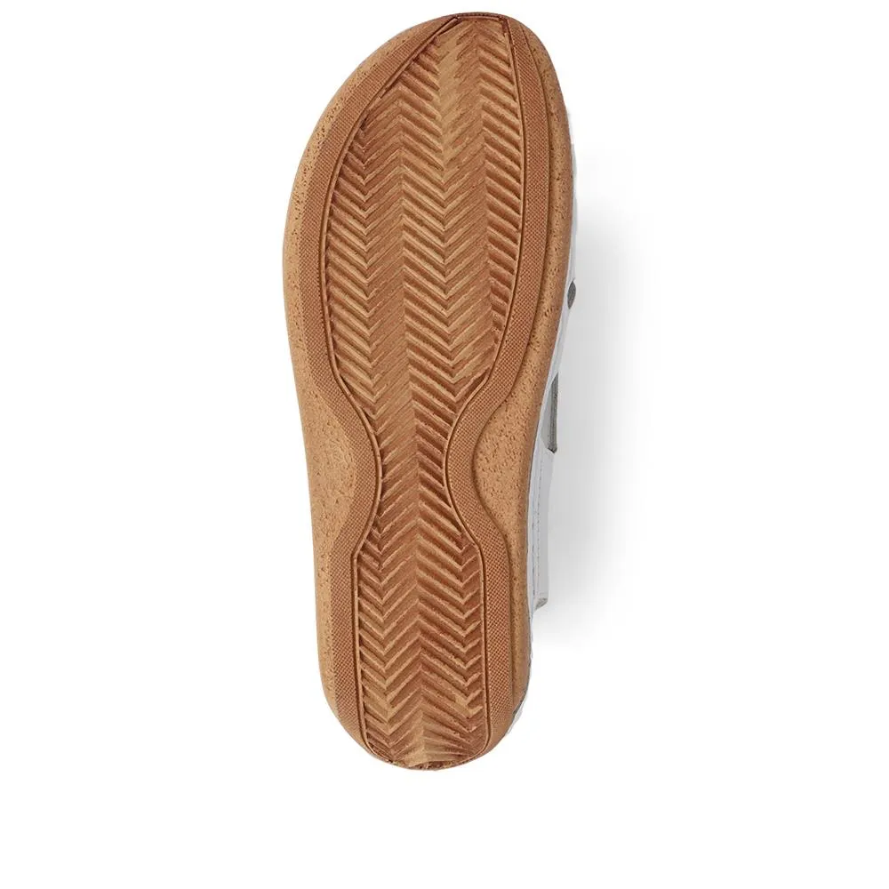 Soft Leather Slip-On Sandals - KARY39009 / 325 512
