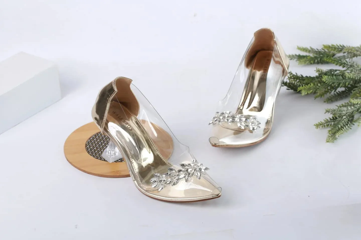 TRANSPARENT CRYSTAL CINDERELLA GLASS HEEL SHOES - GOLDEN